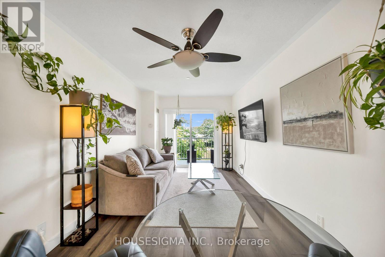 #207 8 HARRIS STREET - 22