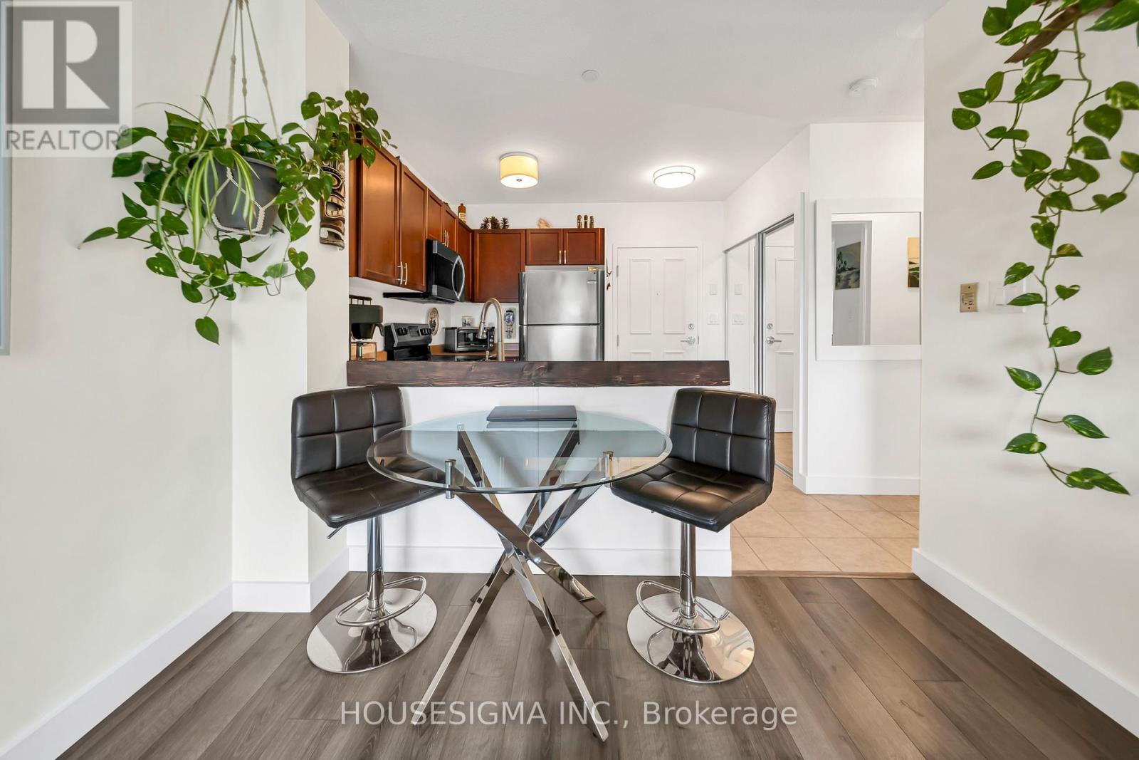 #207 8 HARRIS STREET - 23