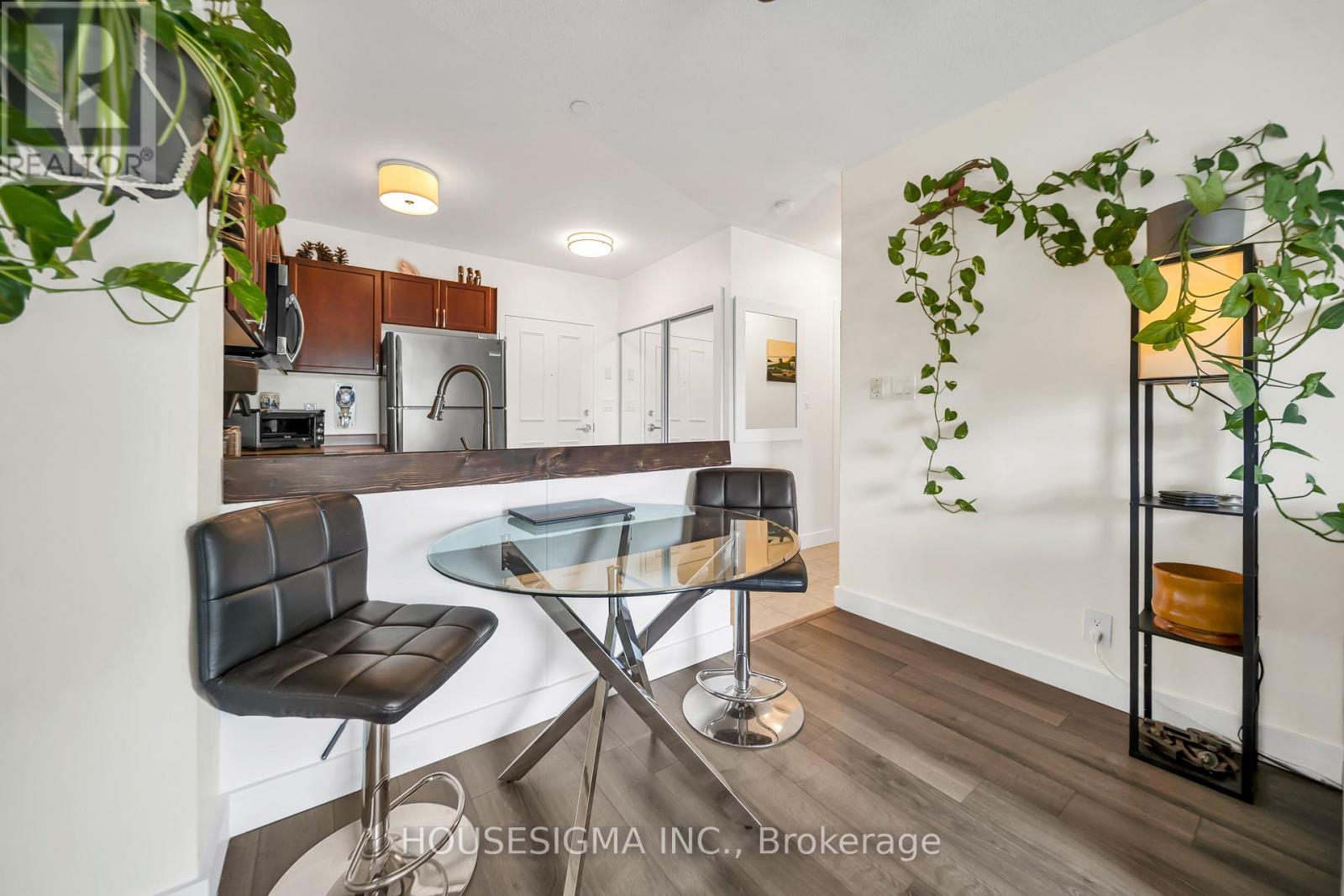#207 8 HARRIS STREET - 24