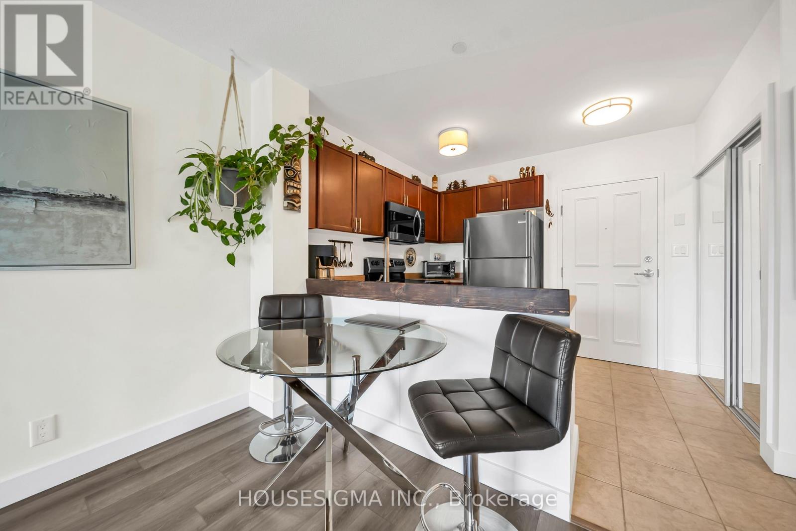 #207 8 HARRIS STREET - 25