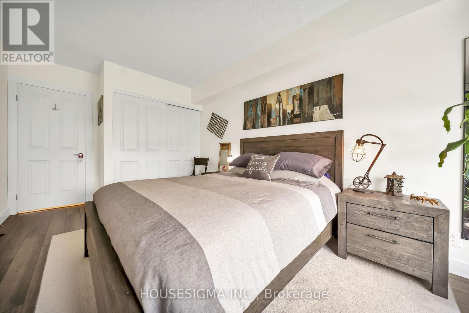 #207 8 HARRIS STREET - 31