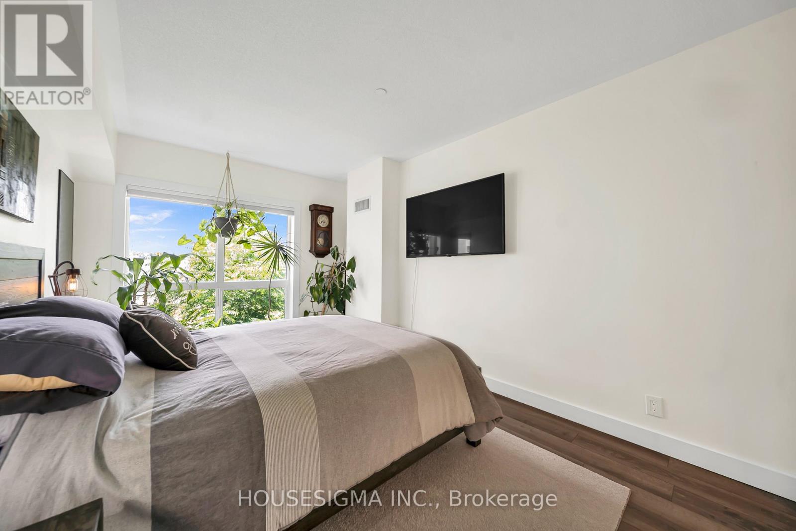 #207 8 HARRIS STREET - Image 33