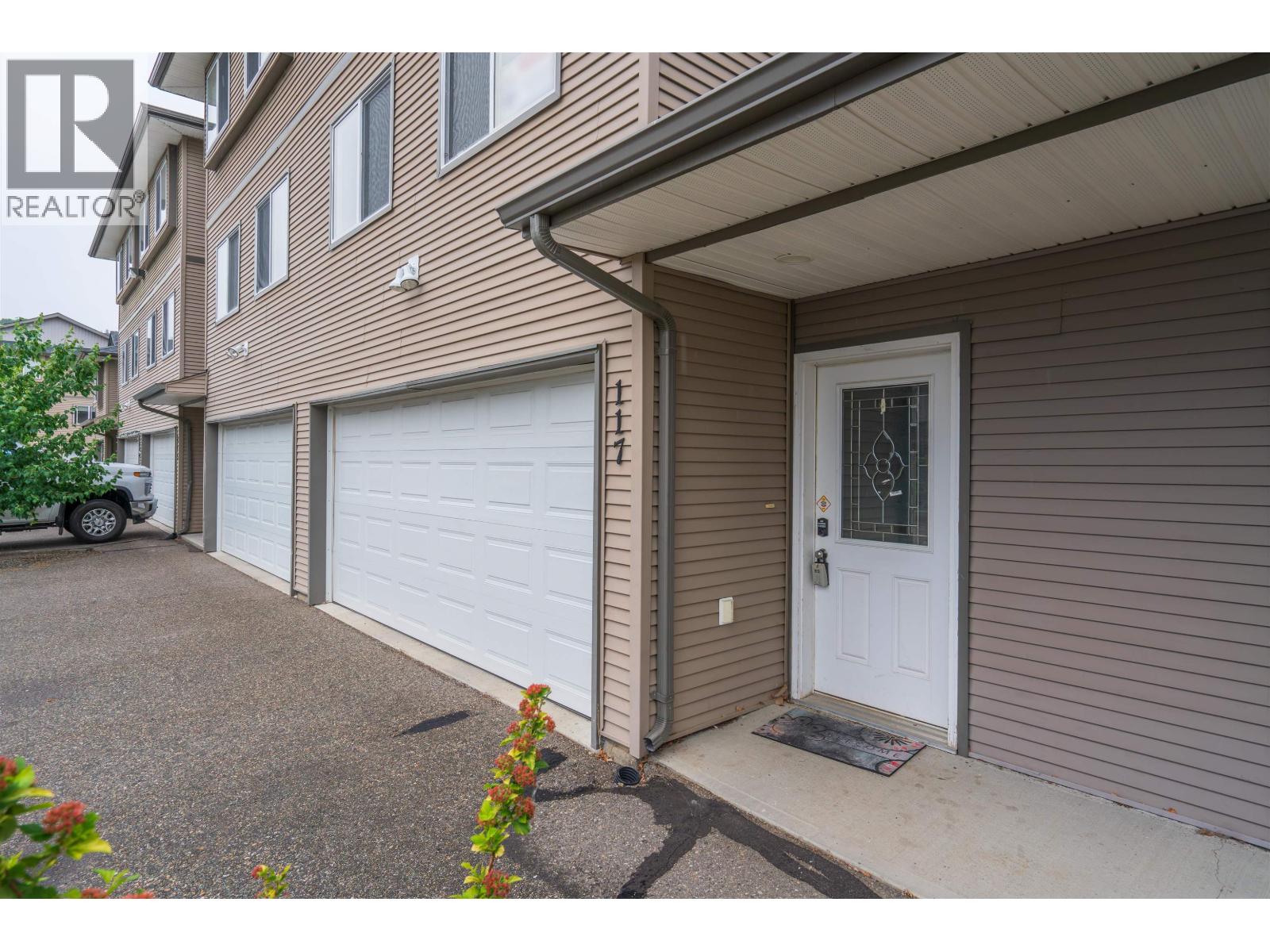 #117 4404 5TH AVENUE - 2