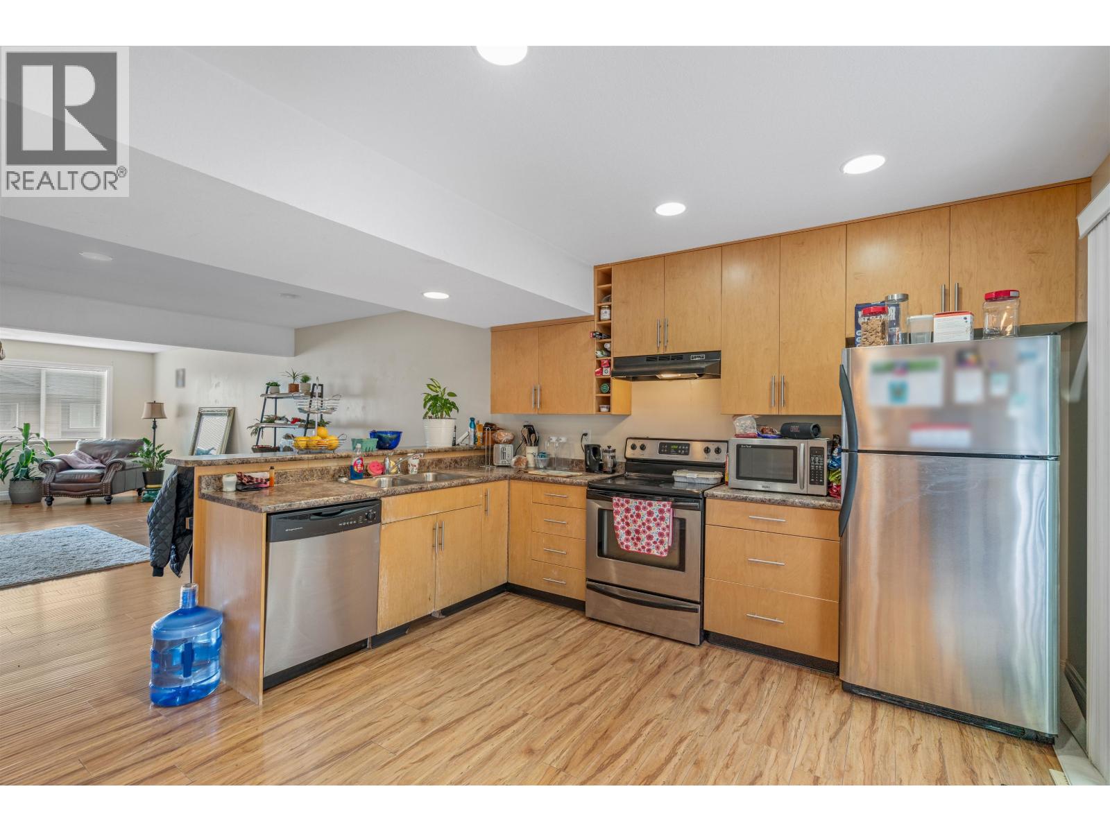 #117 4404 5TH AVENUE - 5
