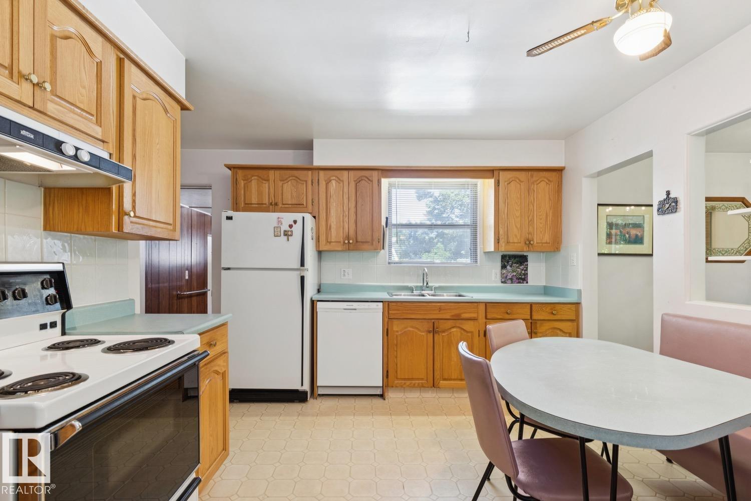 149 COTTONWOOD AV — photo 15
