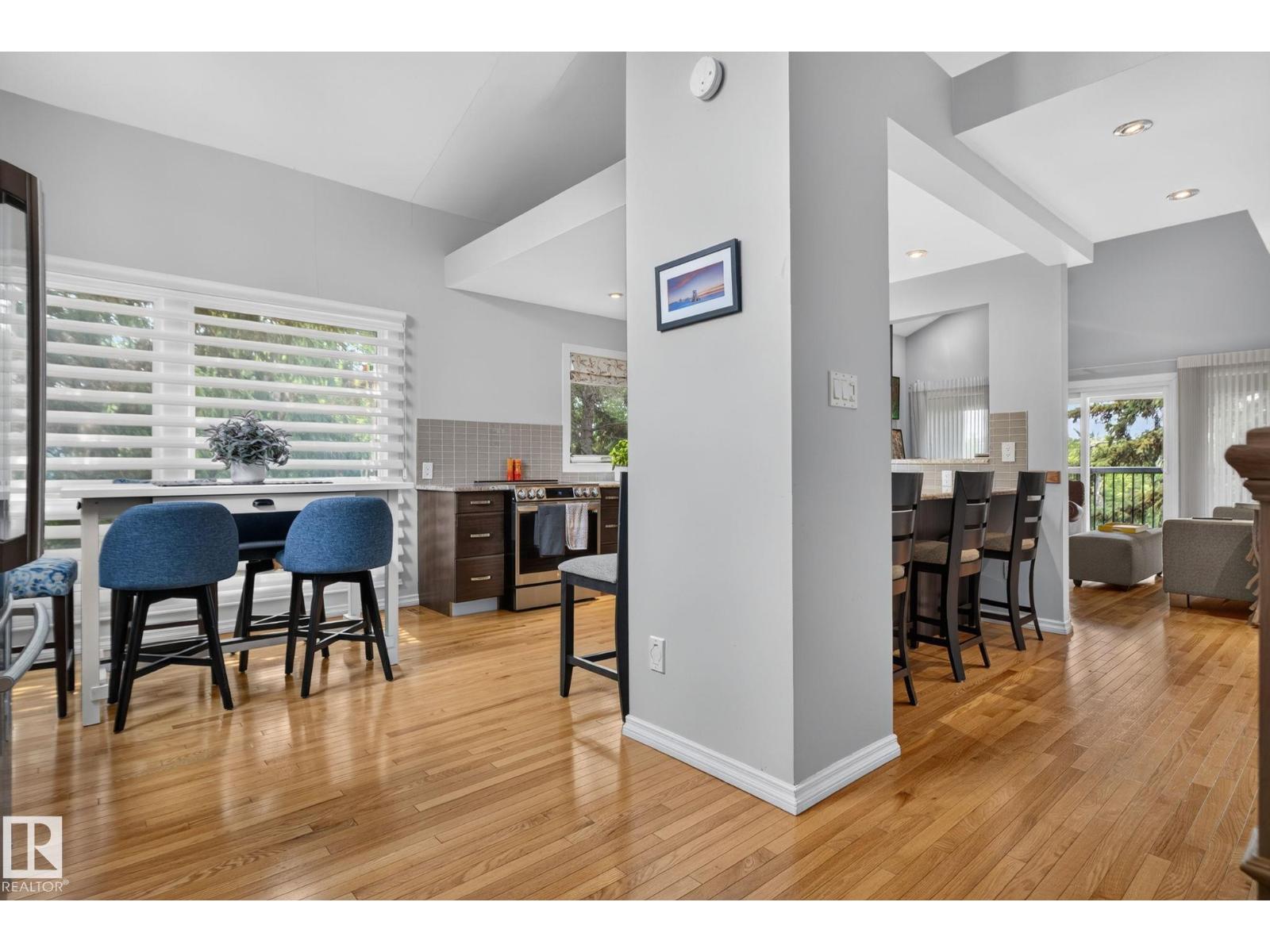 #4 9529 87 AV NW - 13