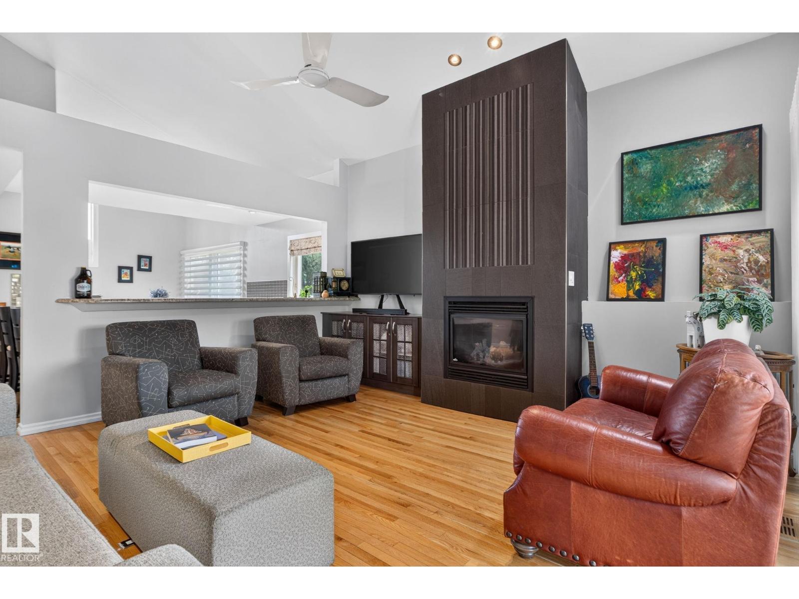 #4 9529 87 AV NW - 17