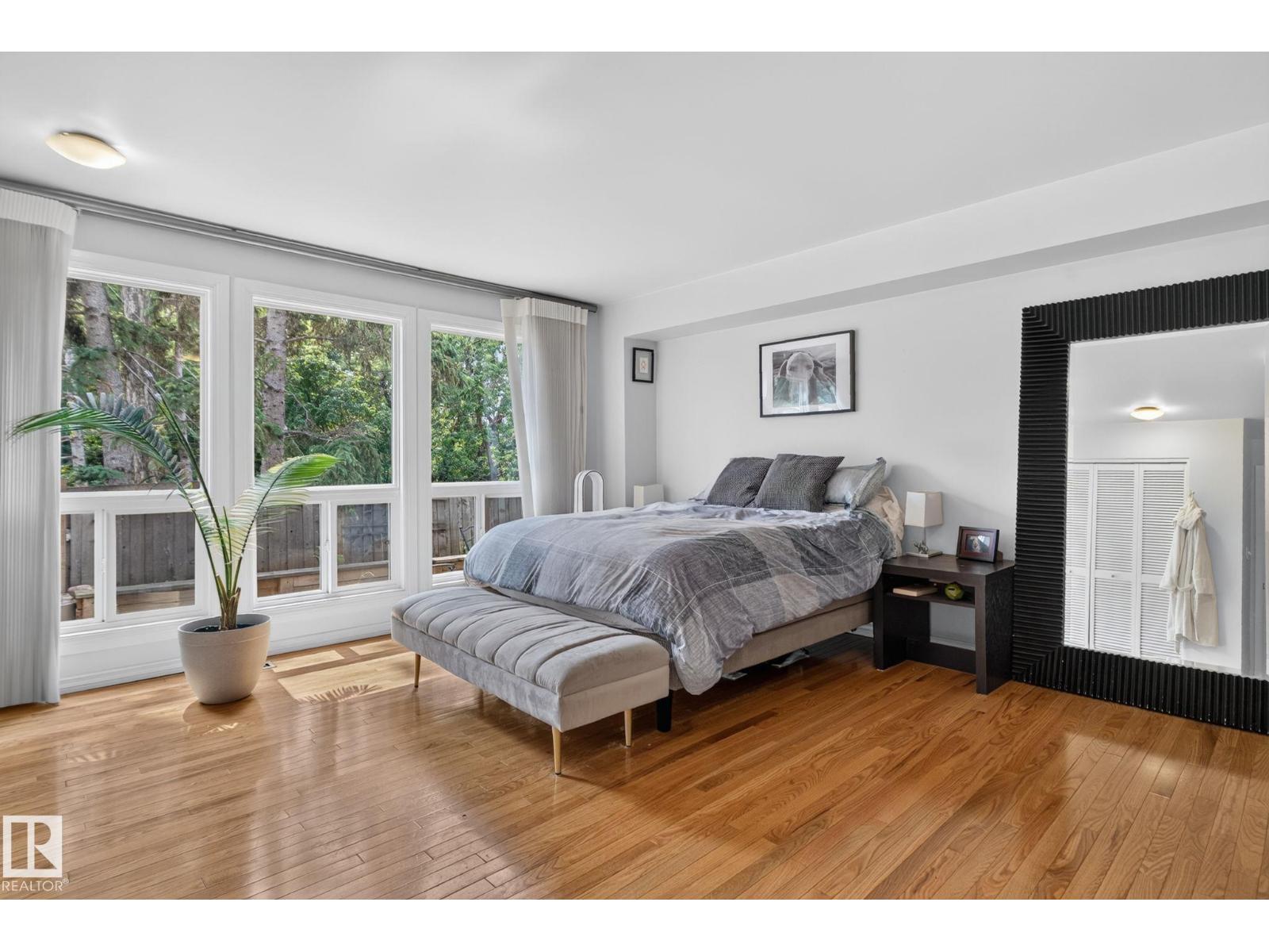 #4 9529 87 AV NW - 9