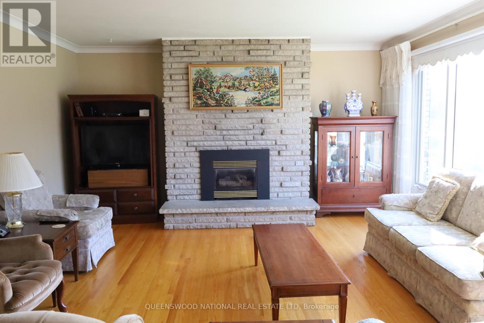 3 Bed, 2 Bath House for Sale in Ottawa – 1261 BROOKLINE AVENUE, Ottawa – MLS# X13522144 - Image 6