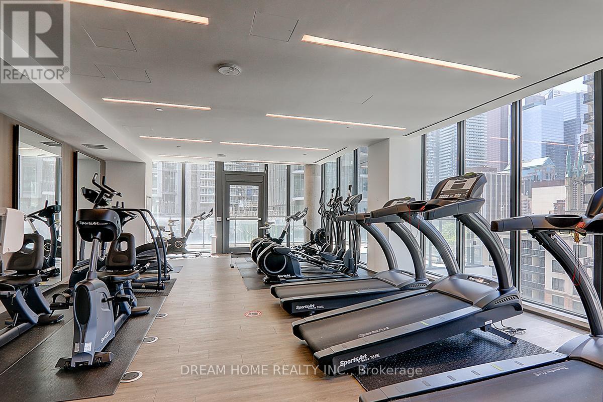 #2611 77 SHUTER STREET - 25