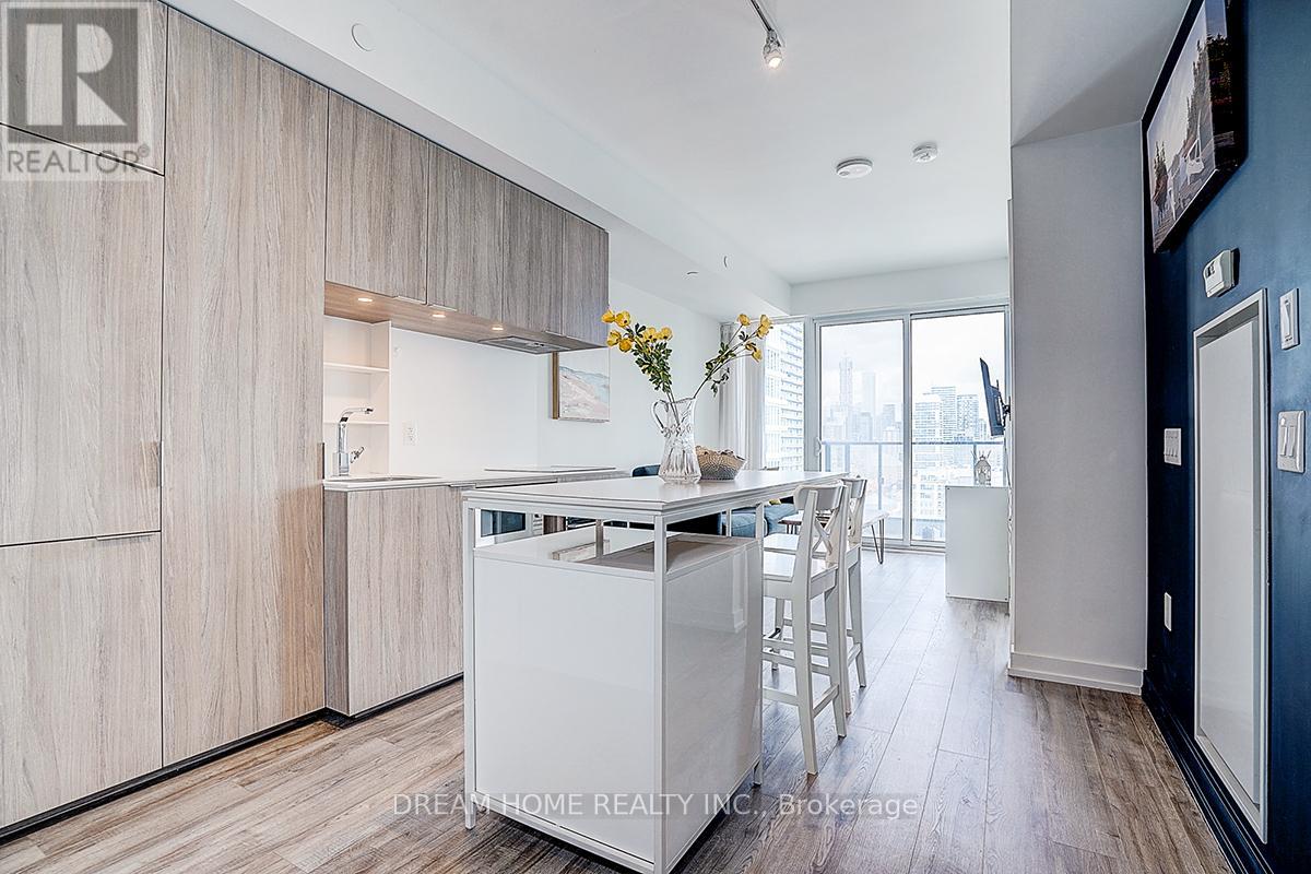 #2611 77 SHUTER STREET - 7