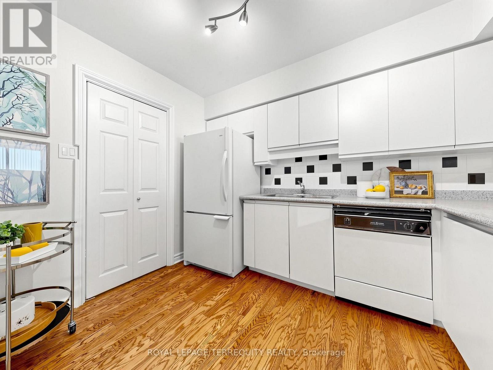 #1218 1880 VALLEY FARM ROAD - 15