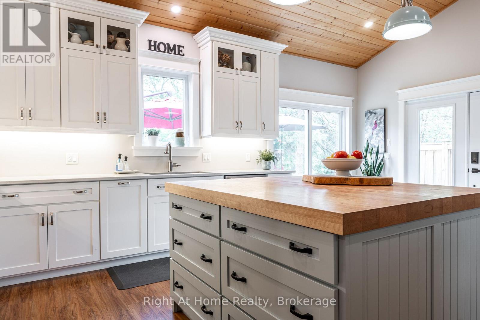 71214 ANNE STREET - 17