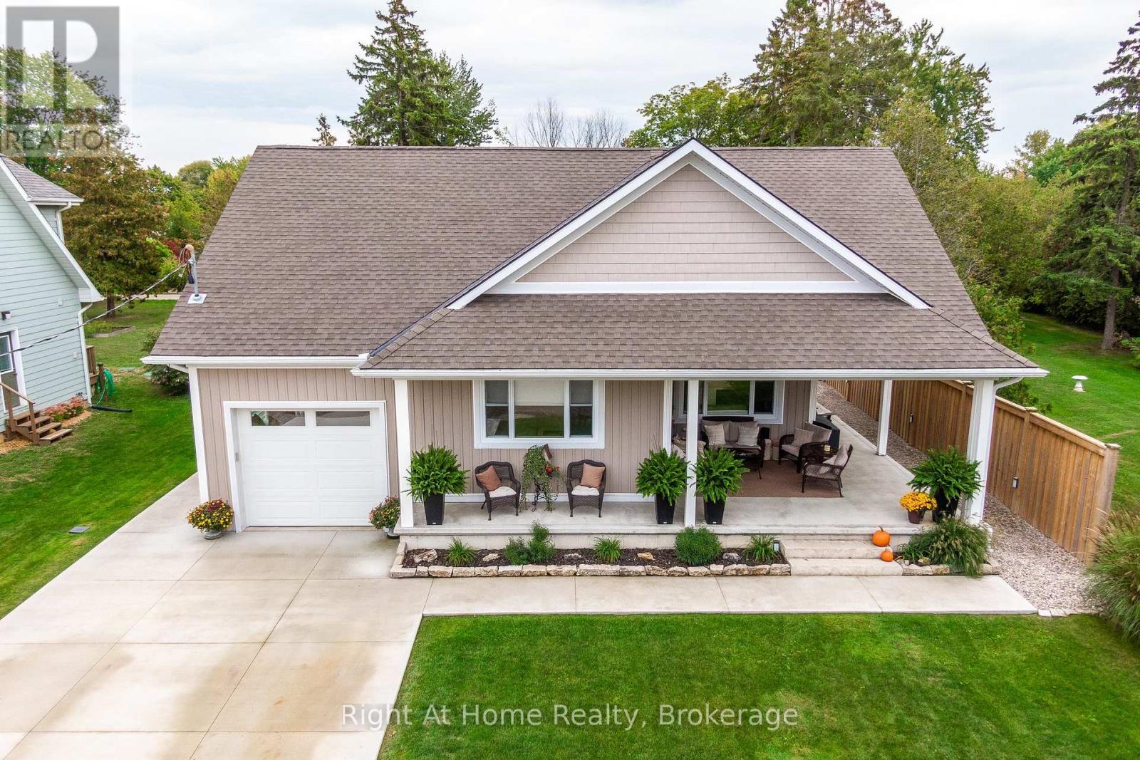 71214 ANNE STREET - 43