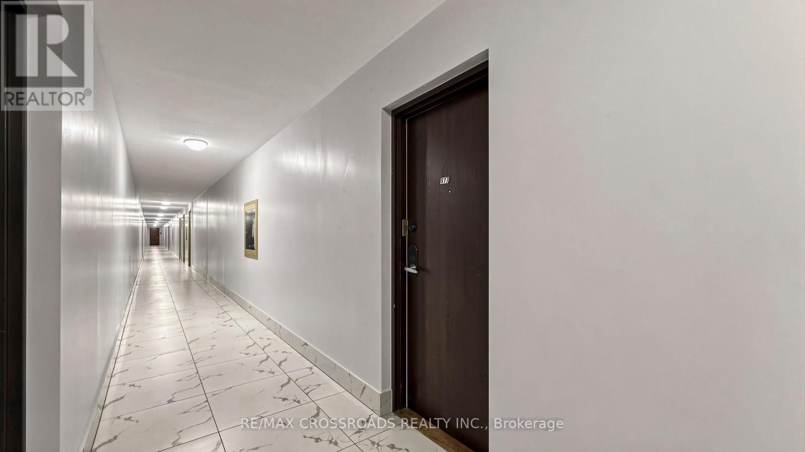 #817 100 DUNDALK DRIVE - 18