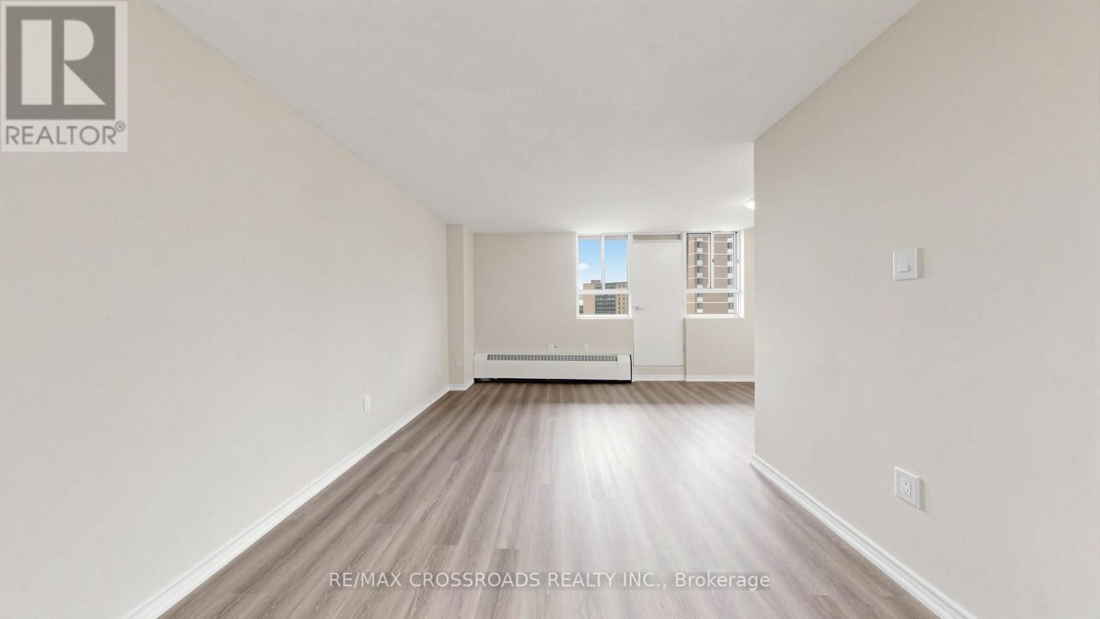#817 100 DUNDALK DRIVE - 24