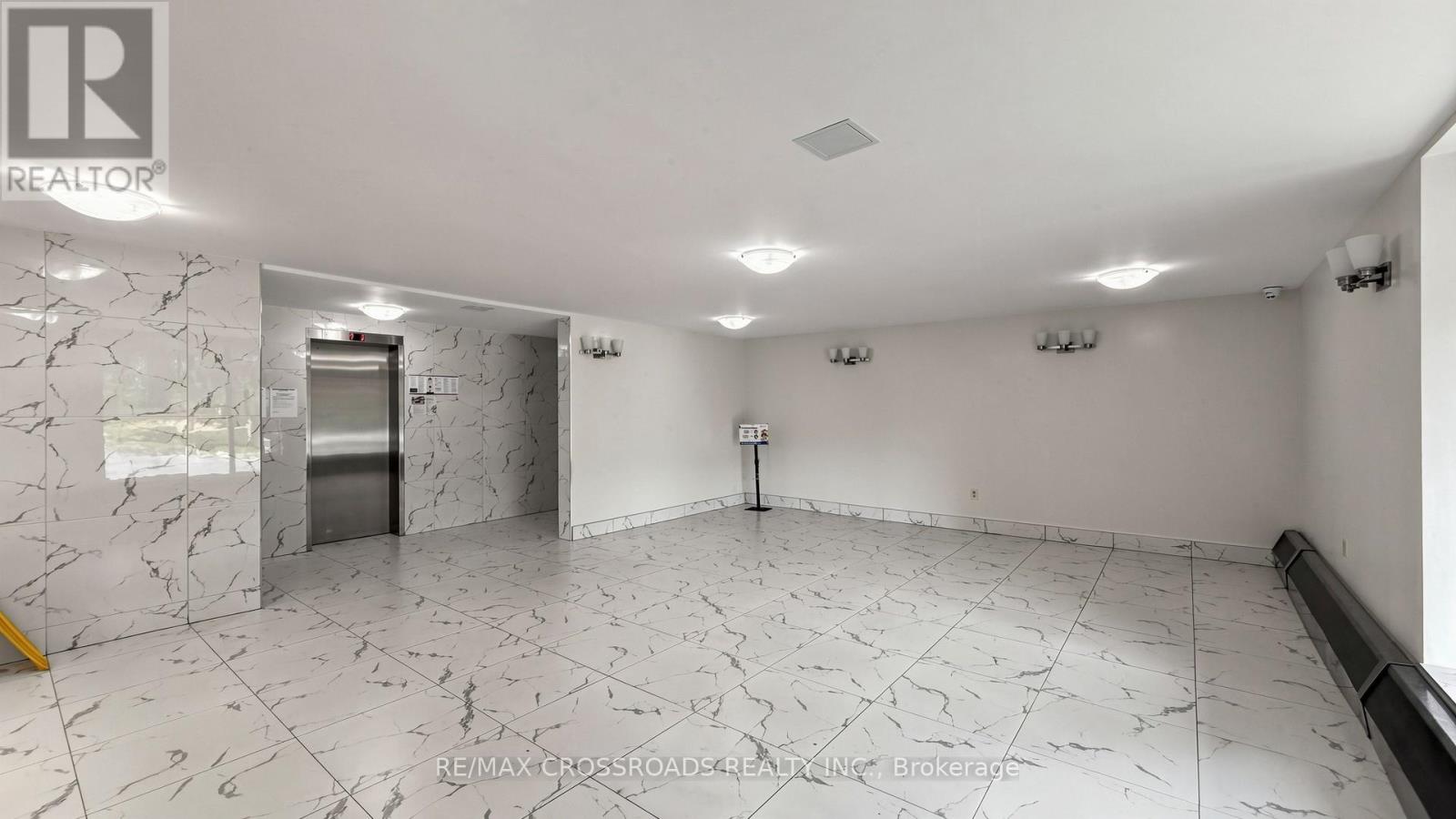 #817 100 DUNDALK DRIVE - 14