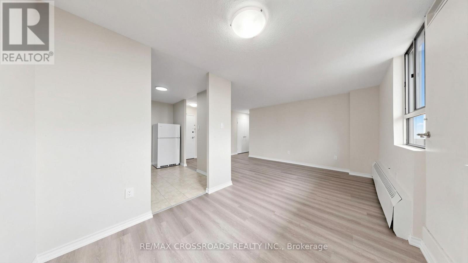 #817 100 DUNDALK DRIVE - 30