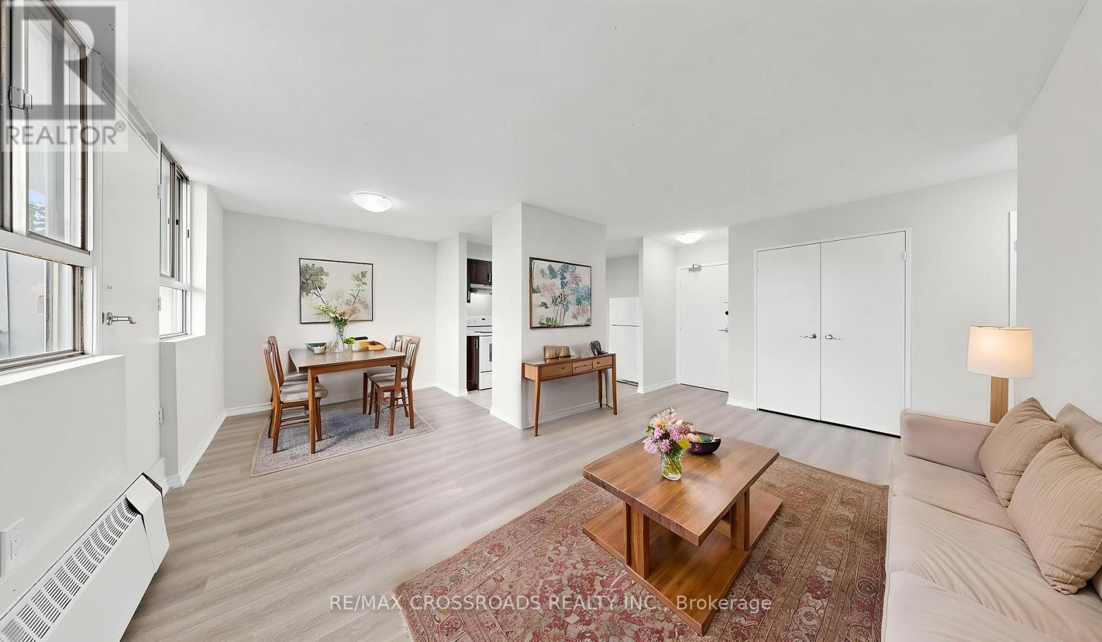 #817 100 DUNDALK DRIVE - 6