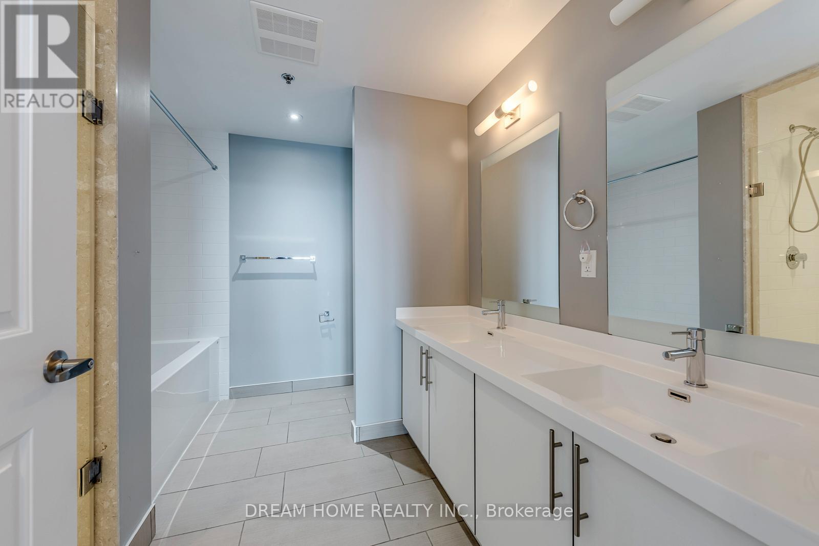 #1609 55 SPEERS ROAD - 14