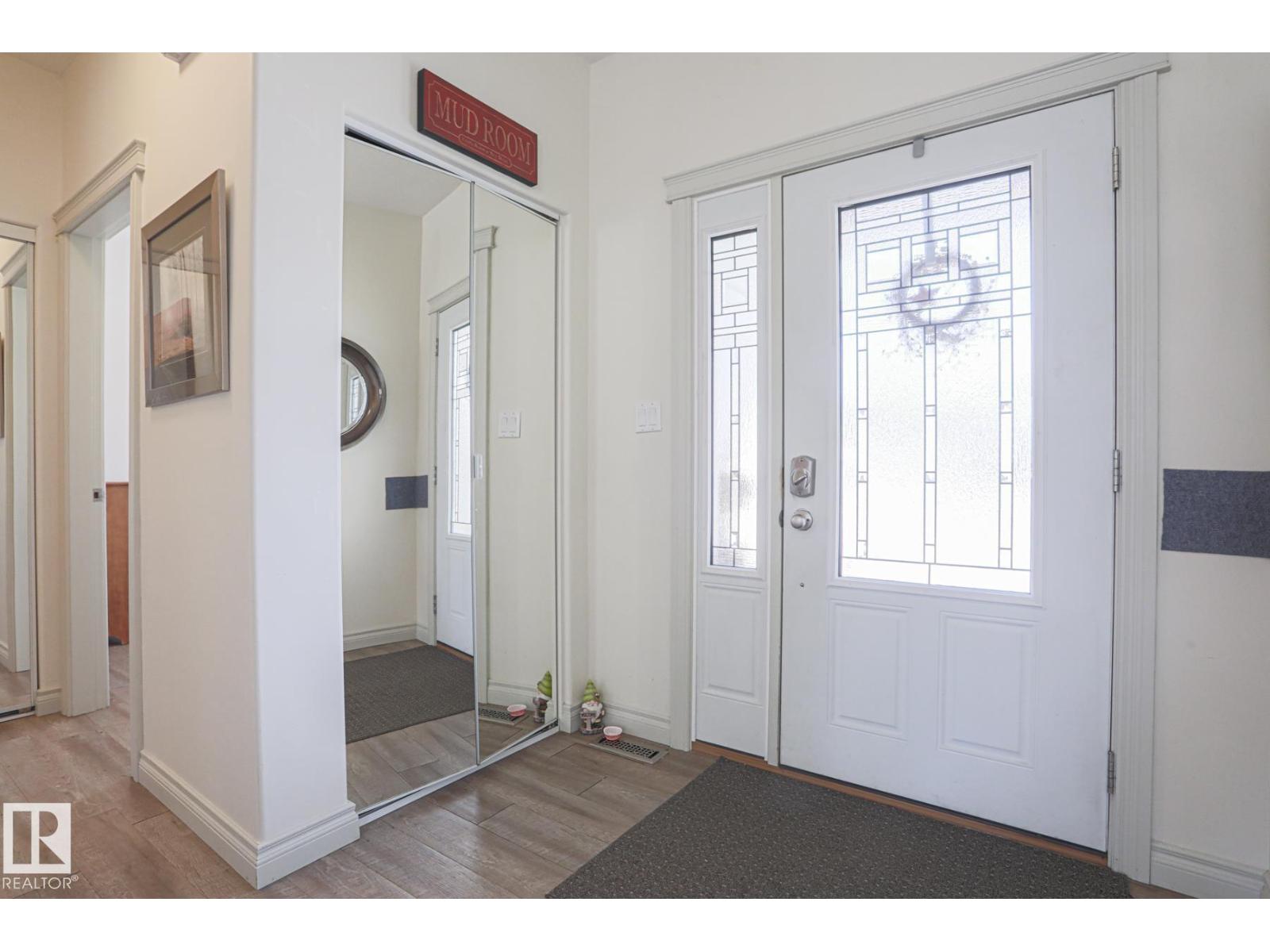 8 MAIN ST - 23
