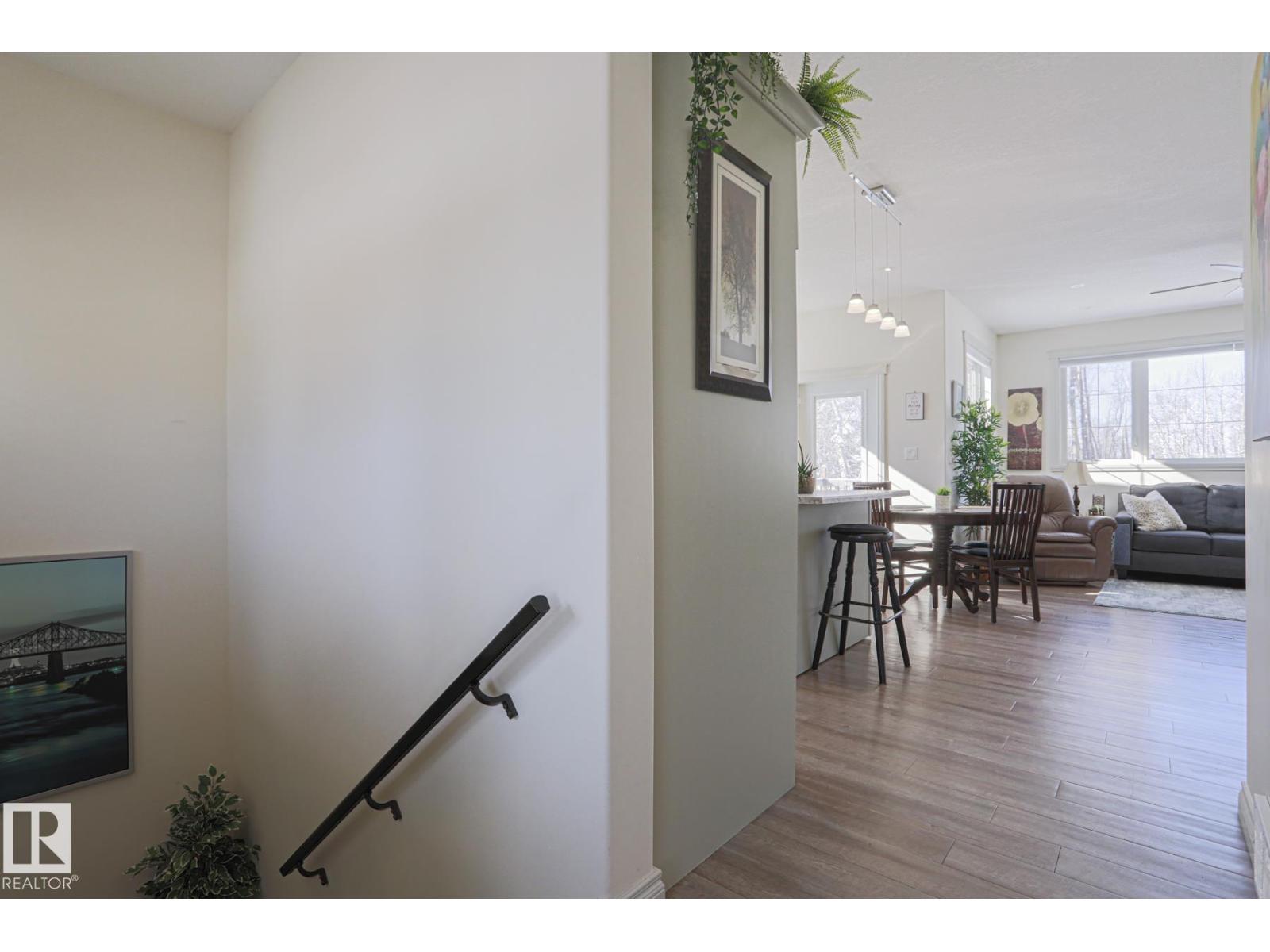 8 MAIN ST - 24