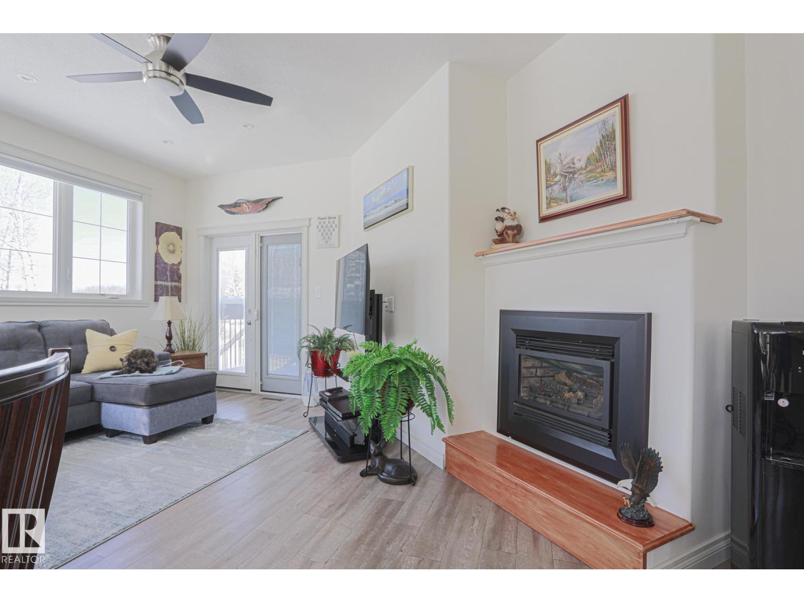 8 MAIN ST - 27