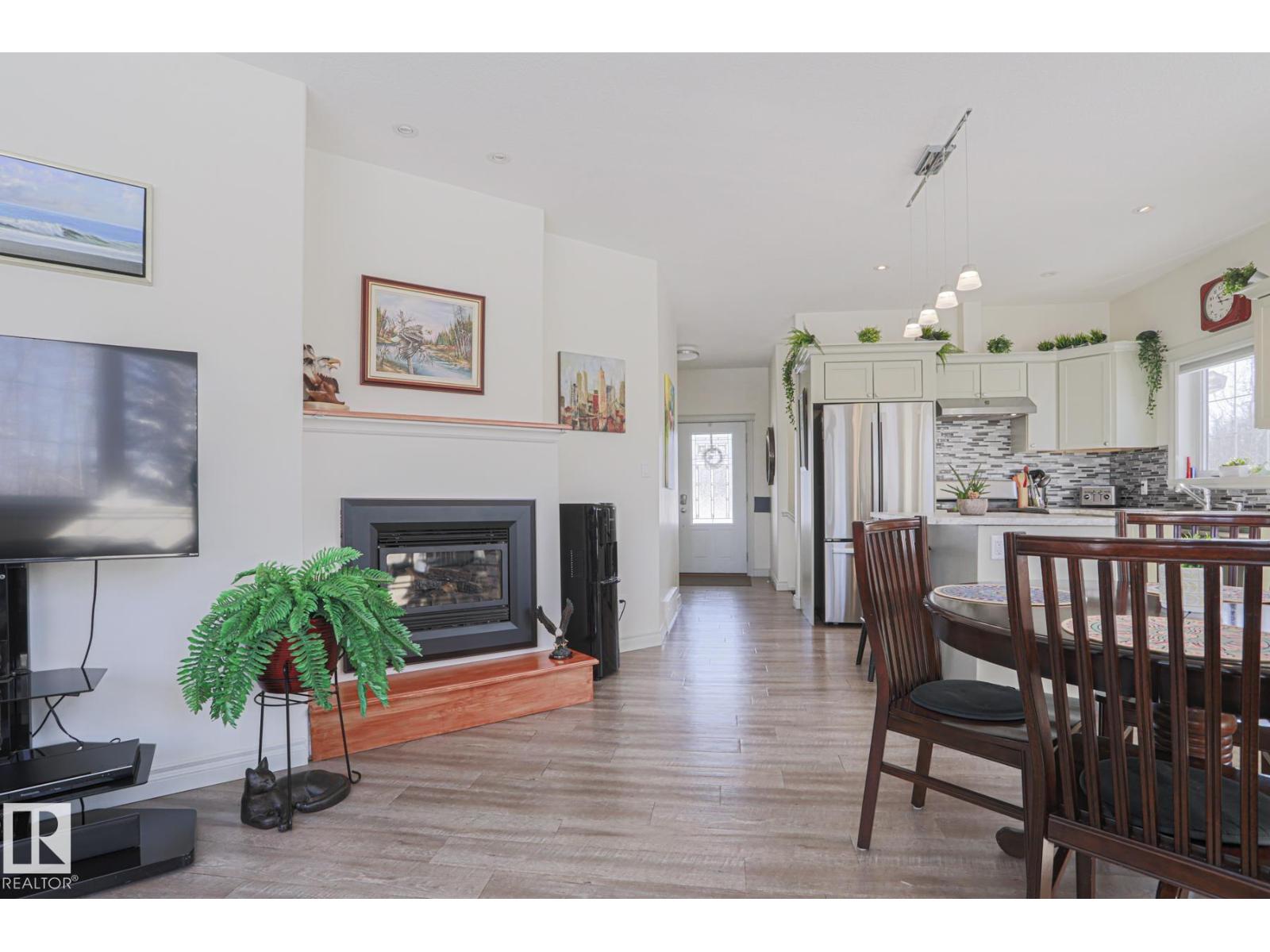 8 MAIN ST - 28