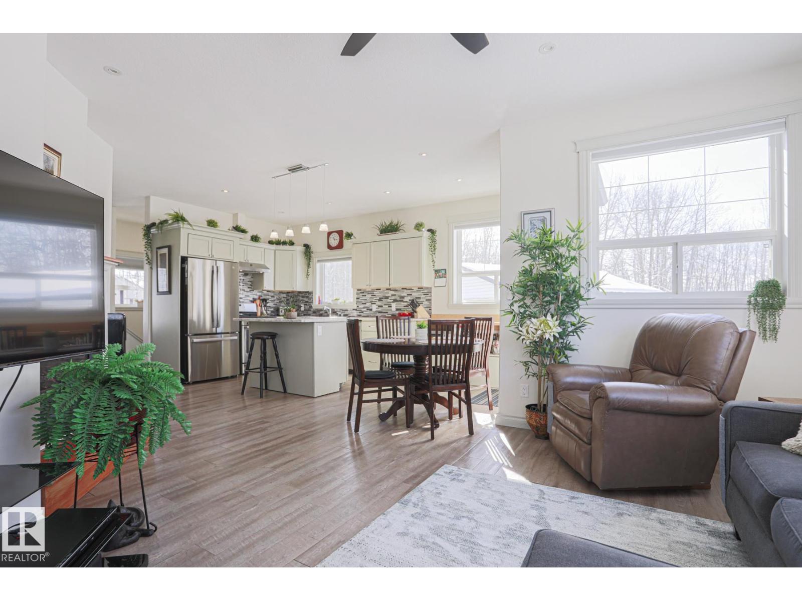 8 MAIN ST - 29