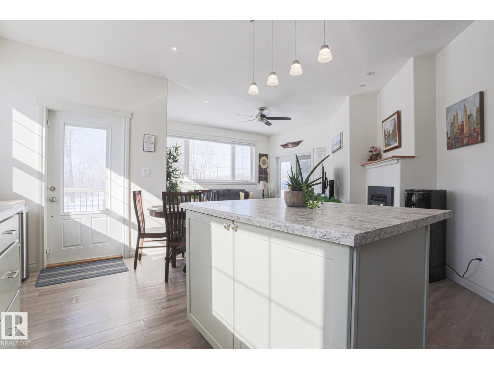 8 MAIN ST - 35