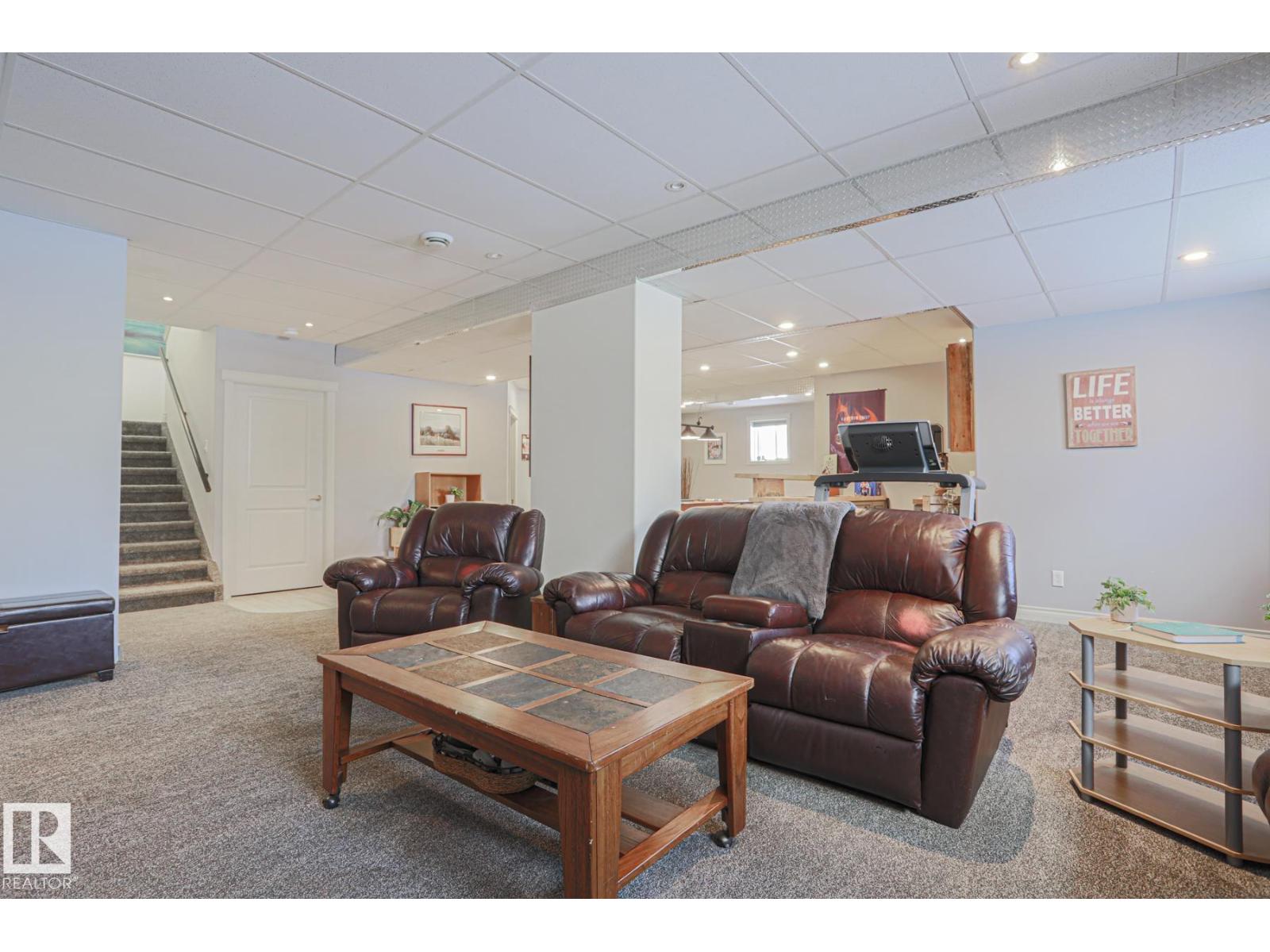8 MAIN ST - 62