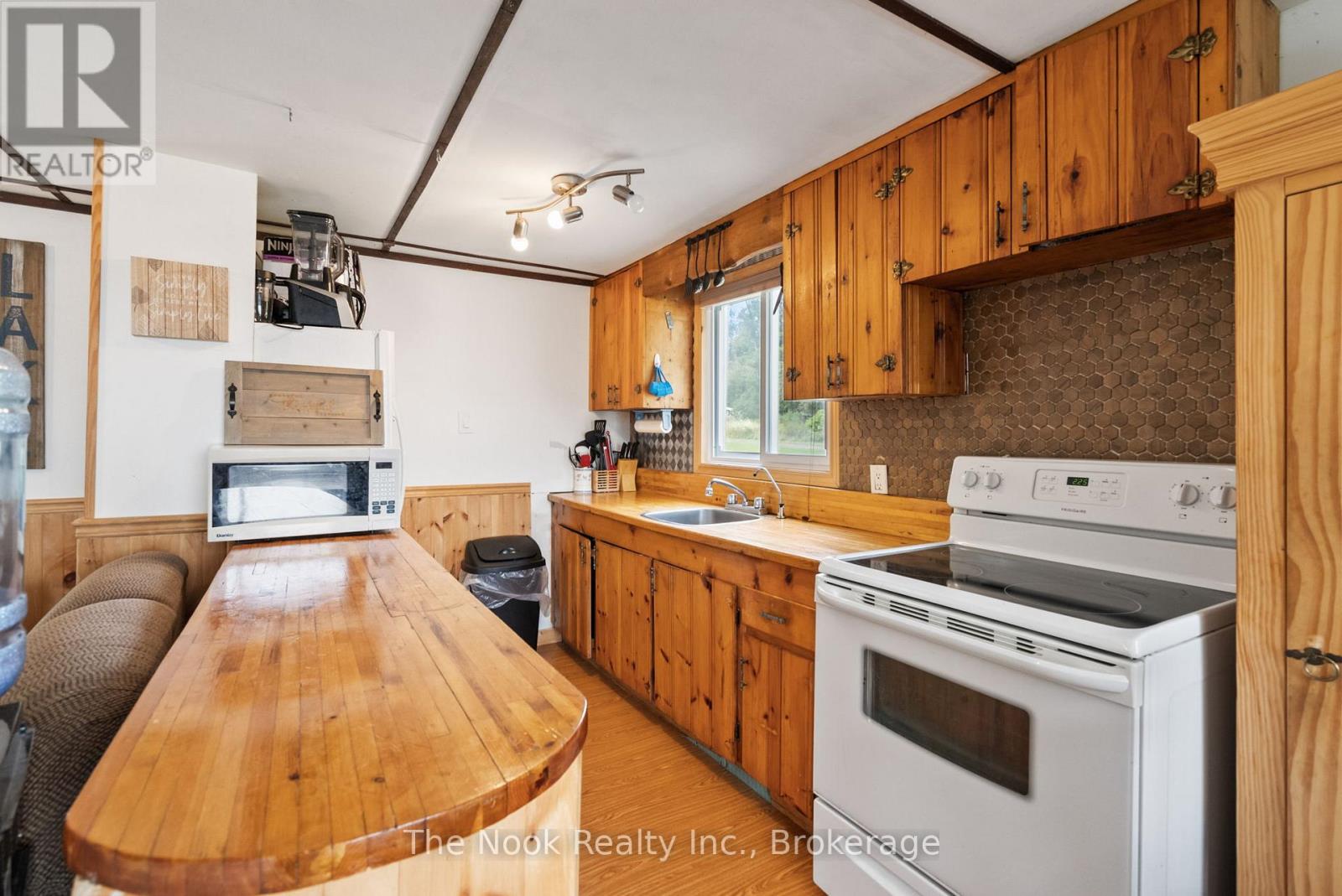 37 GOLDFINCH LANE - 10