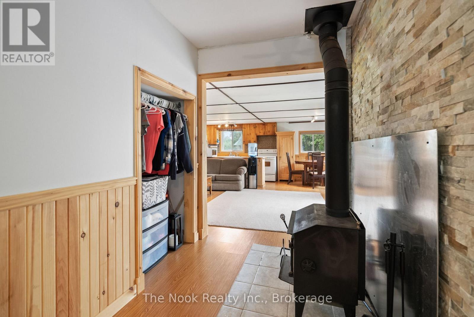37 GOLDFINCH LANE - 13