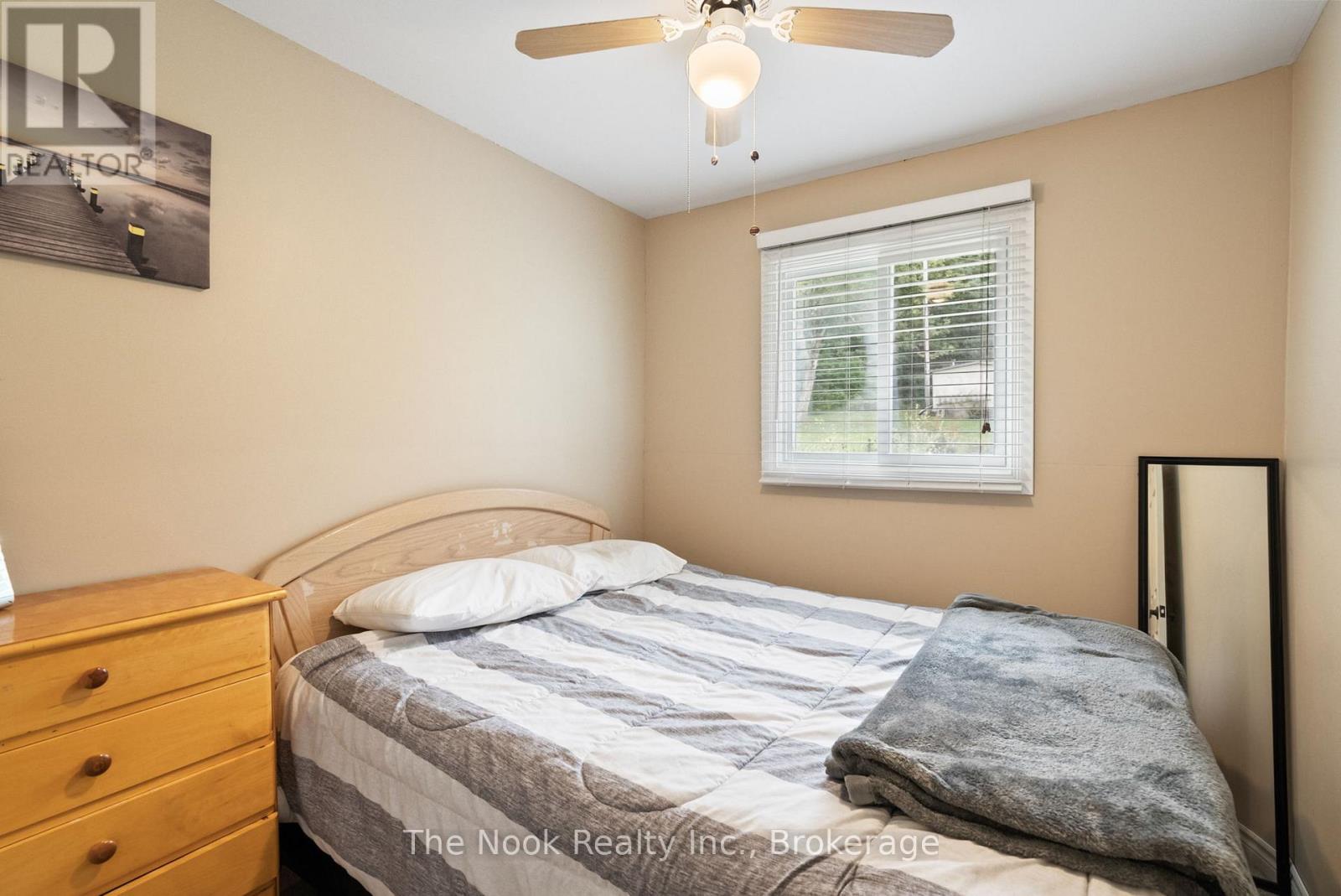 37 GOLDFINCH LANE - 14