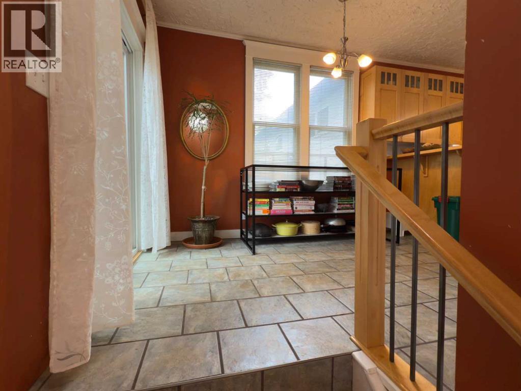 1126 19 Avenue NW — photo 30