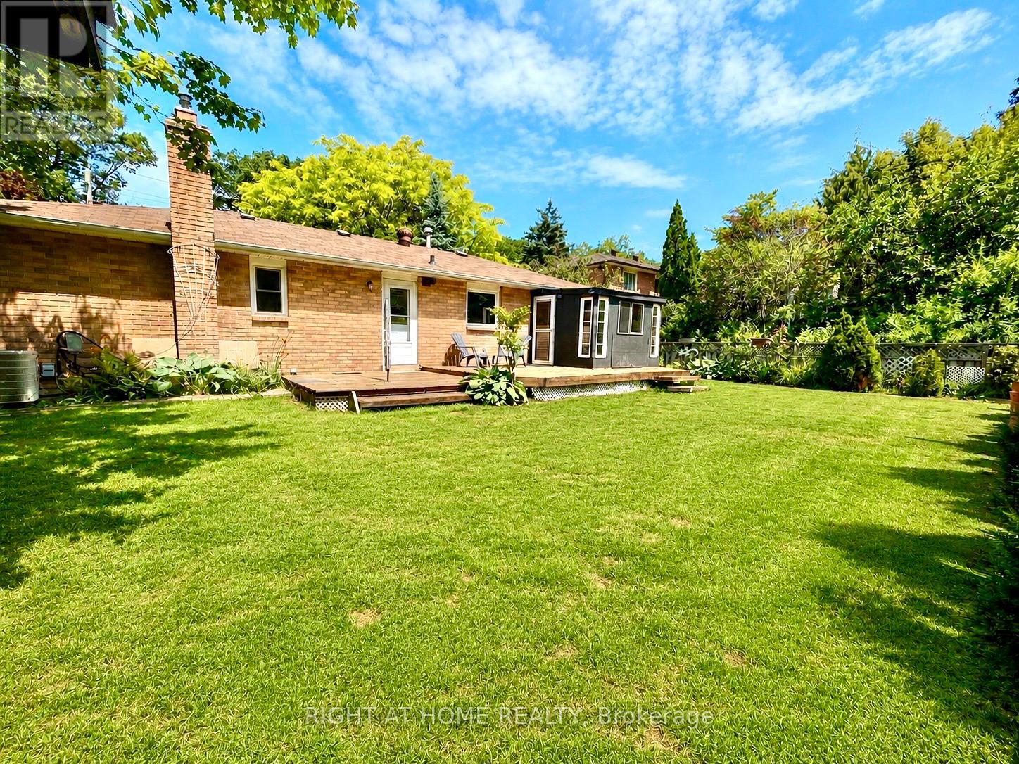 941 VICTORIA STREET - 42