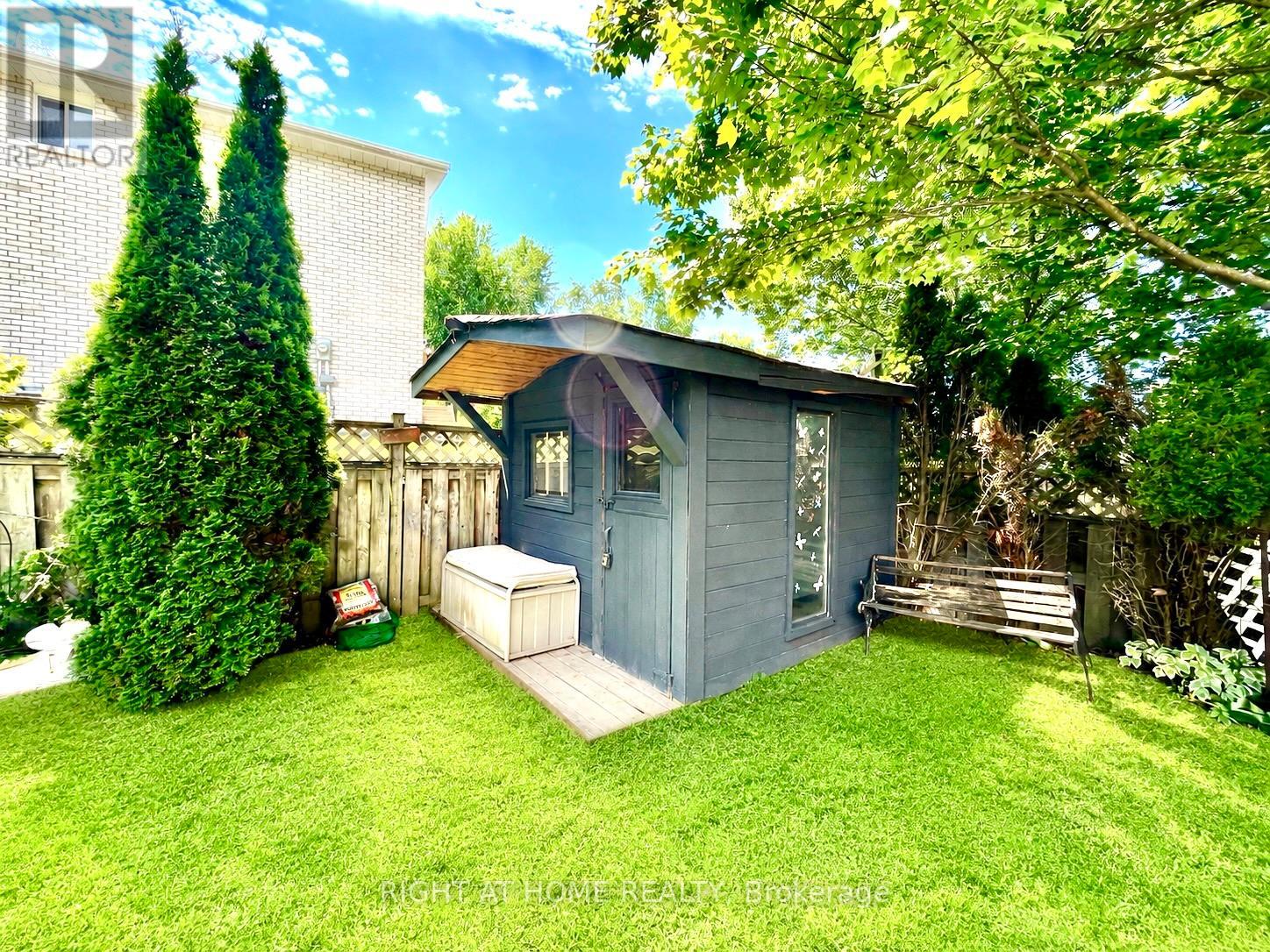 941 VICTORIA STREET - 47