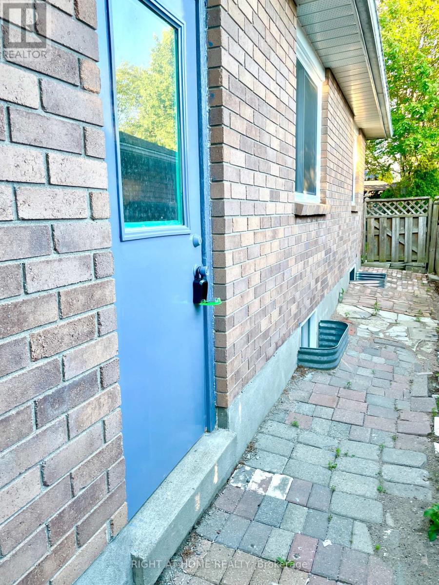 941 VICTORIA STREET - 48