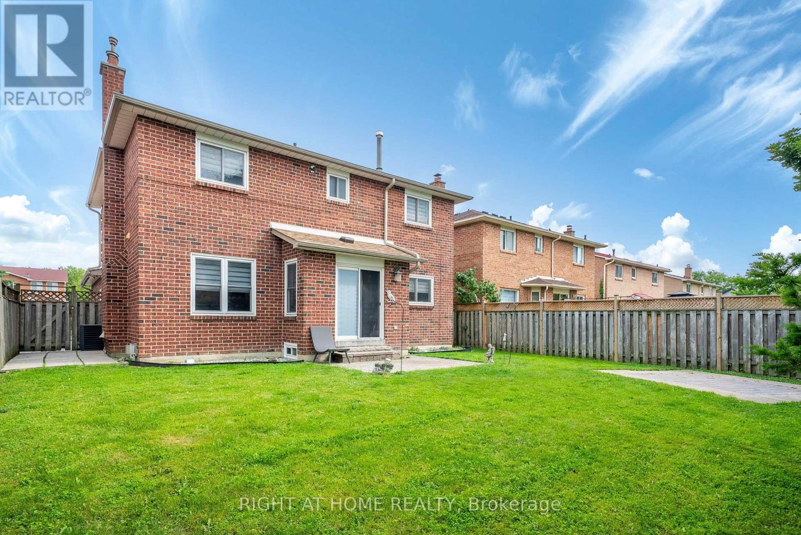 7 POLYGON COURT - 36