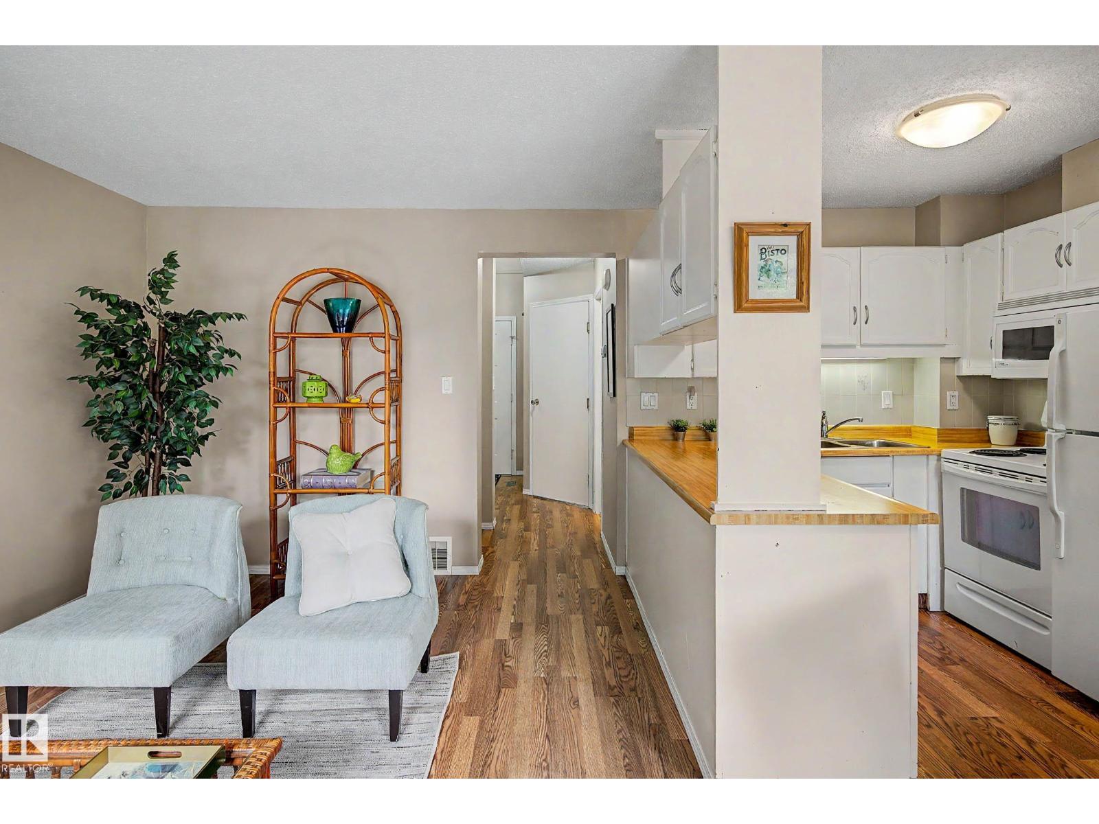 19 PINEVIEW DR - 19