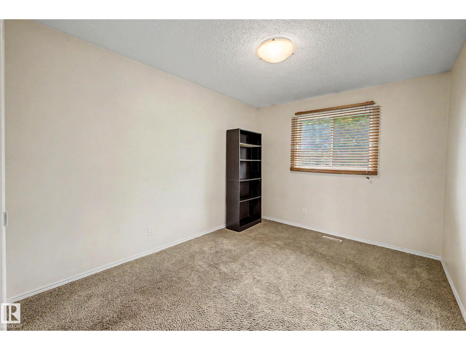 19 PINEVIEW DR - 26