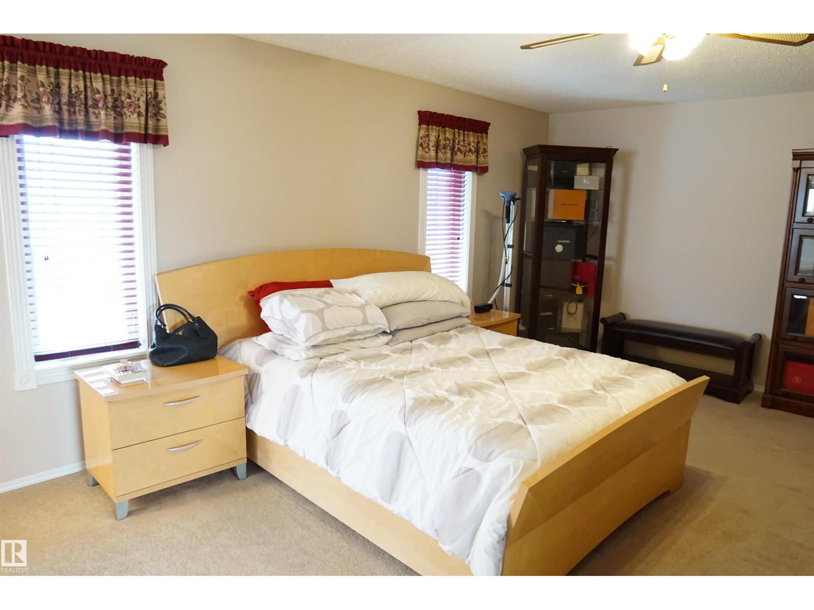 8504 160A AV NW - 22