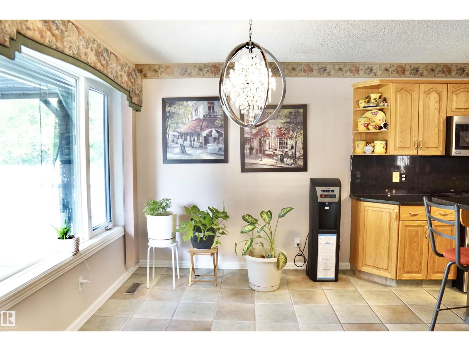 8504 160A AV NW - 12