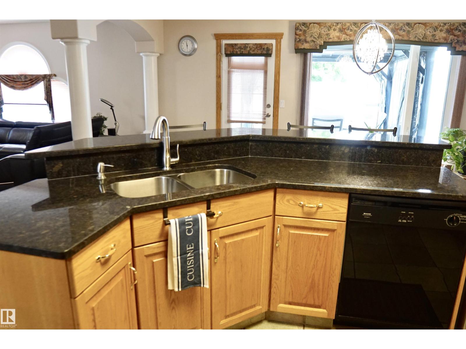 8504 160A AV NW - 11
