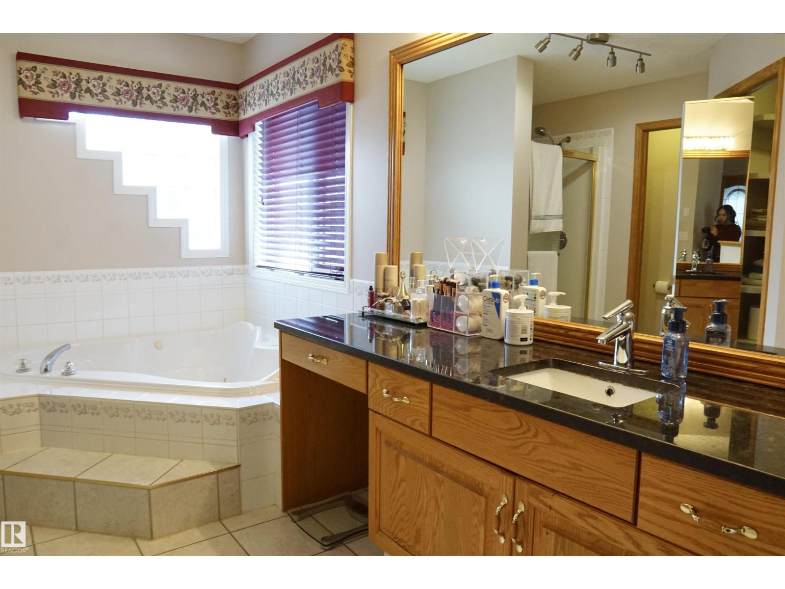 8504 160A AV NW - 23