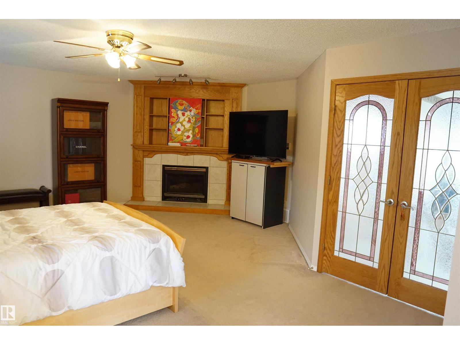 8504 160A AV NW - 20