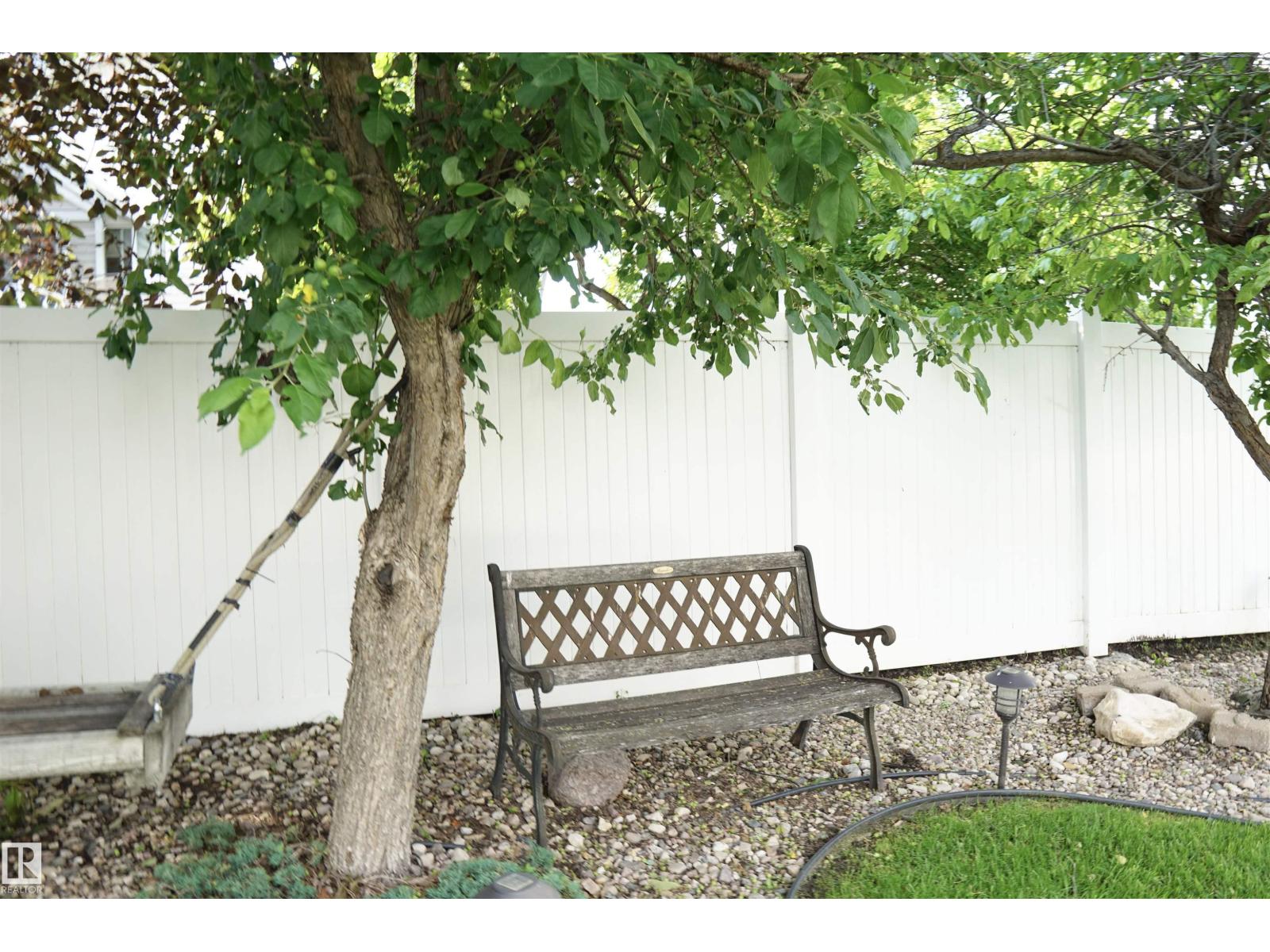 8504 160A AV NW - 48