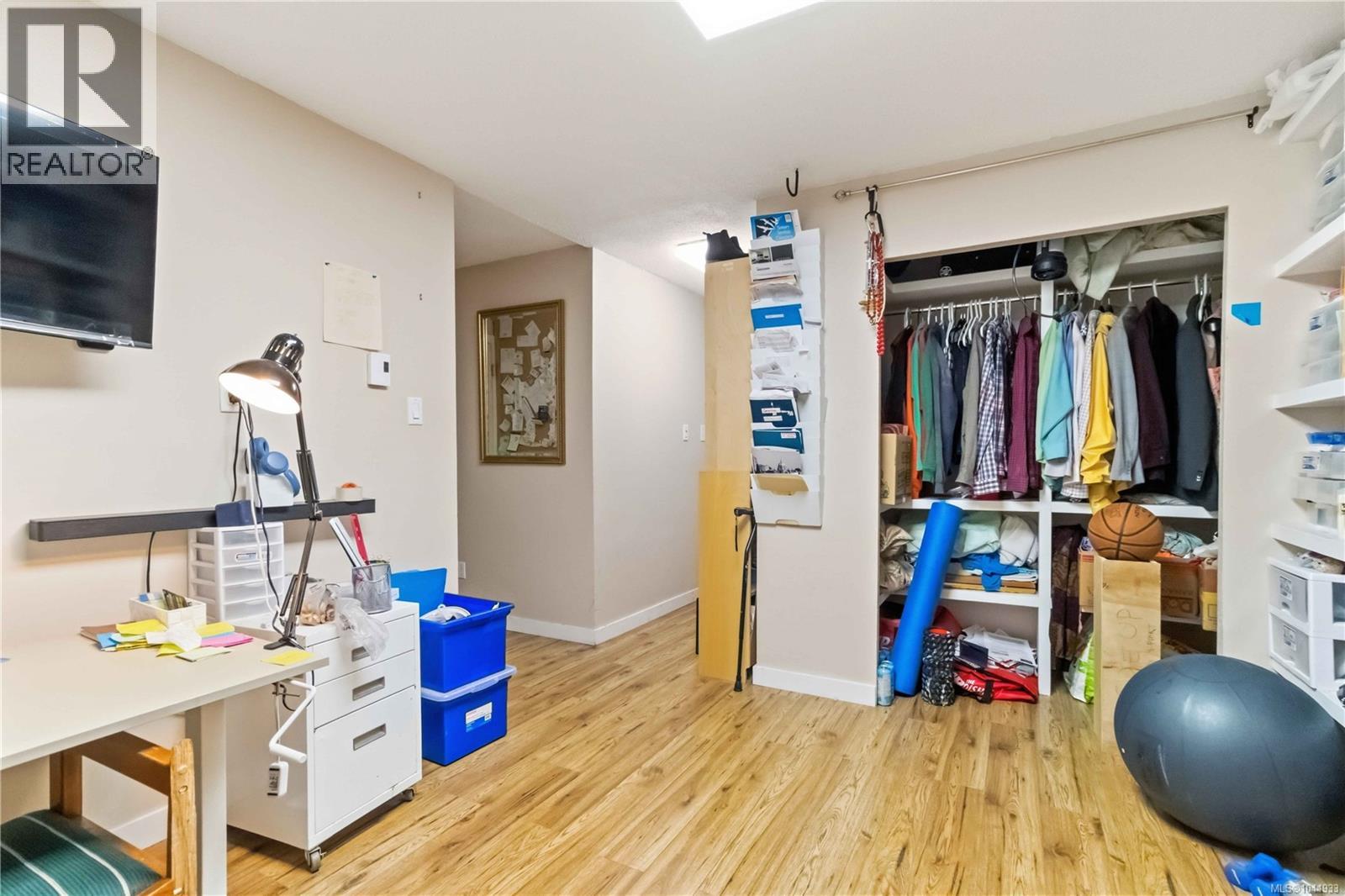 103 3235 Quadra St, Saanich