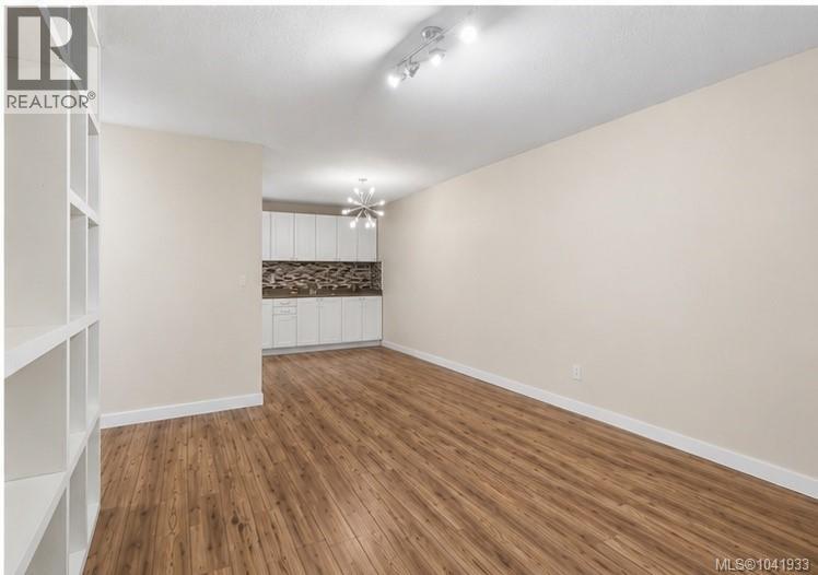 103 3235 Quadra St, Saanich