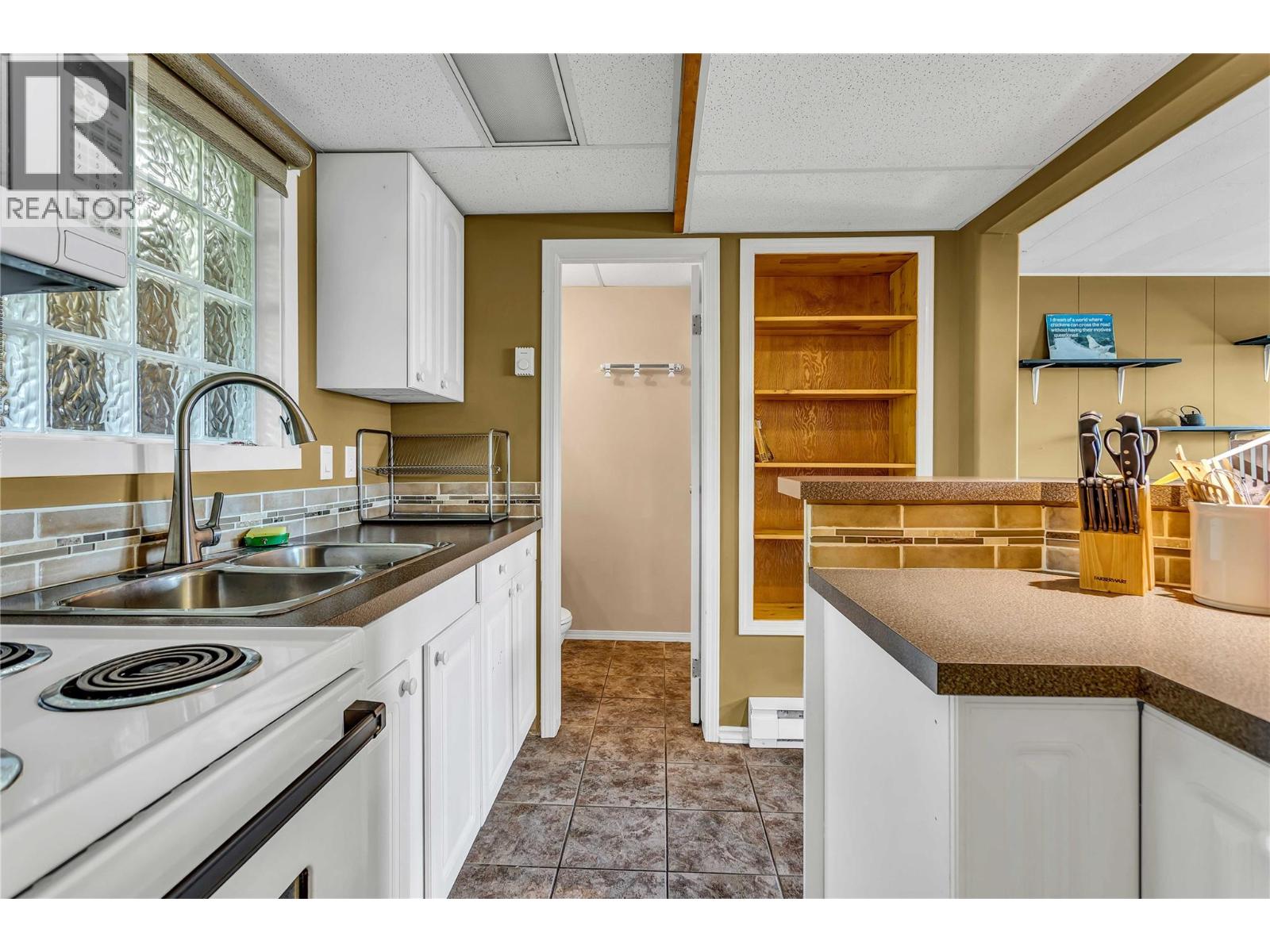 2370 Thacker Drive - 44